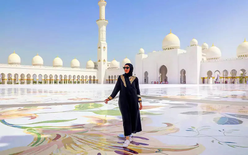 What to Wear in Summer in Dubai | Women