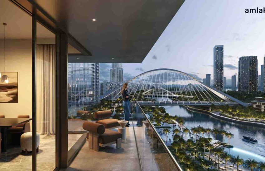 Beautiful view from the Palace Apartment in Creek Harbor overlooking the water canal in Dubai - Amlakuae.