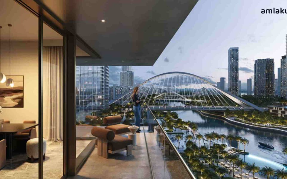 Beautiful view from the Palace Apartment in Creek Harbor overlooking the water canal in Dubai - Amlakuae.