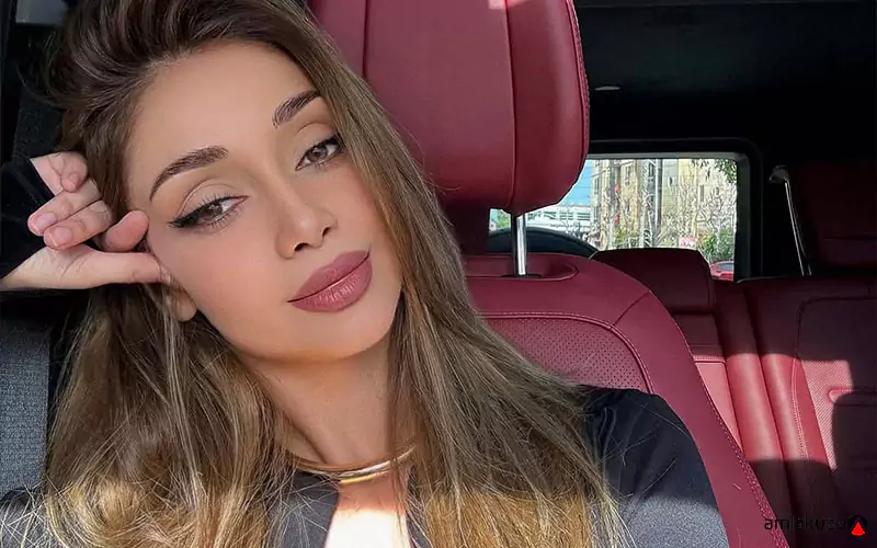 Iranian beauty blogger Elnaz Golrokh in Dubai - Amlakuae Group.