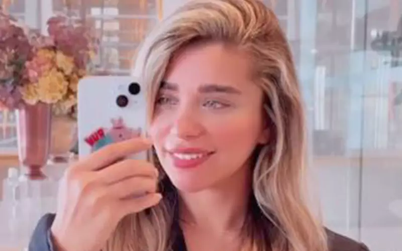 Fashion, style, and travel blogger Rana in Dubai - Amlakuae Group.