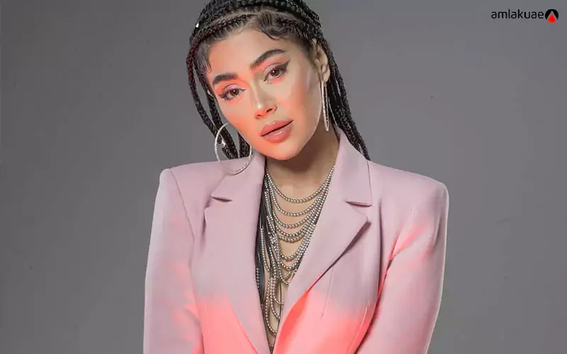 Iranian beauty blogger and fashion influencer, Negin Fazli, residing in Dubai - Amlakuae Group.