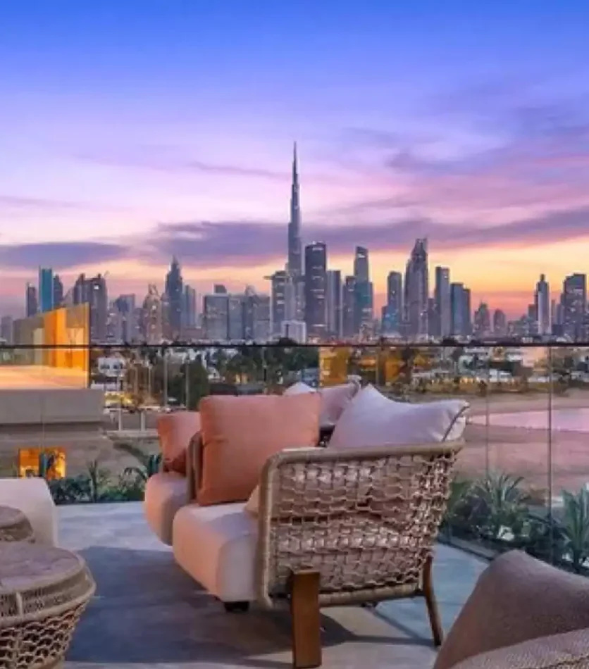 Magnificent Beachfront Villa in La Mer, Dubai (La Mer Beachfront Residence)